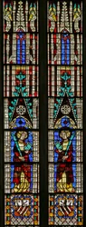 Fenster, das die heiligen Justus und Pastor darstellt